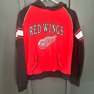 Detroit Red Wings Women's Red and Black Hoodie - size small, fits more XS